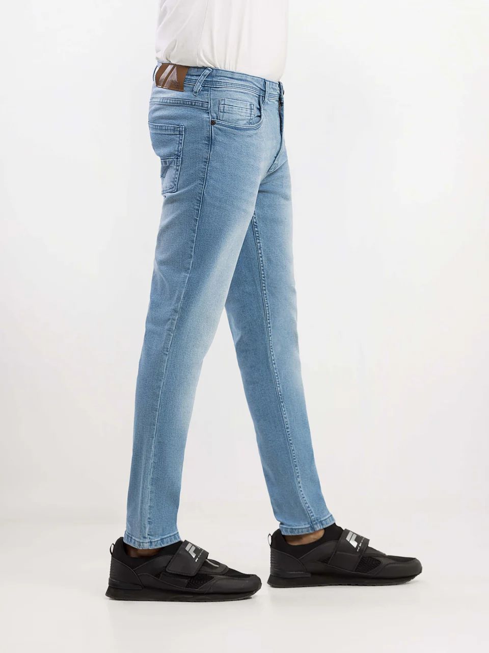 Light BLUE DENIM STRAIGHT FIT